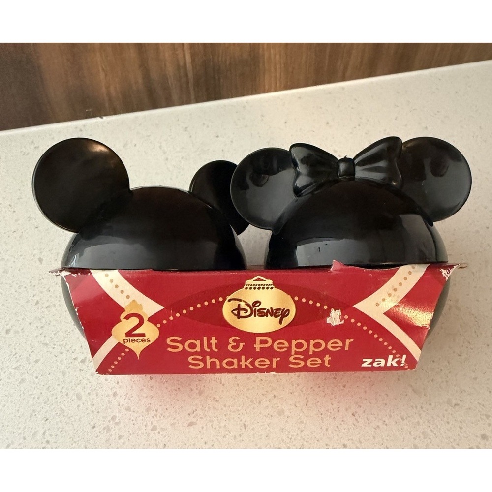 Disney Mickey Mouse Salt Pepper Shakers Plastic NEW Kitchen Decor Minnie Mouse